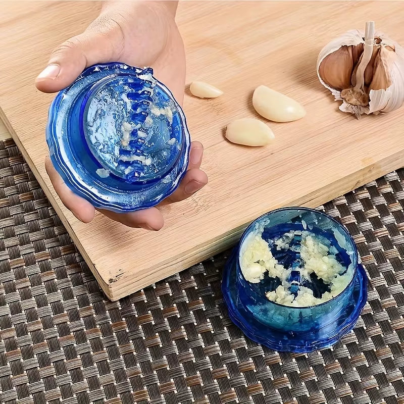 Manual Portable Garlic Crusher - Twist Kitchen Gadget for Effortless Garlic and Ginger Crushing, Easy to Use and Clean (Set of 1 or 2)